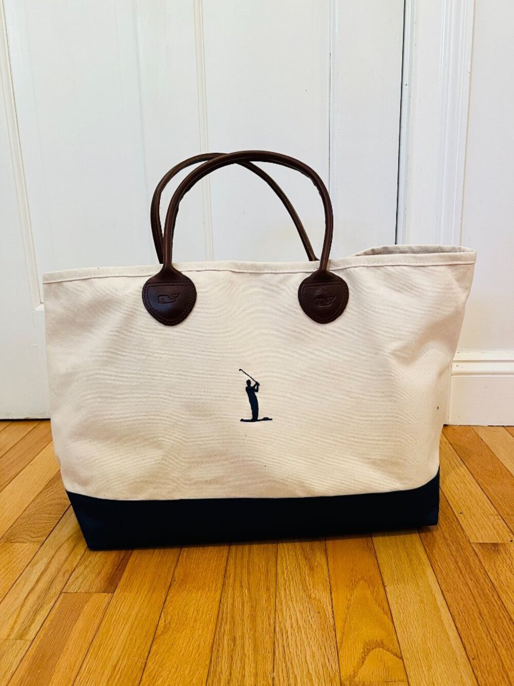 Vineyard Vines Golf Tote Bag with Leather Handles - Picture 3 of 16